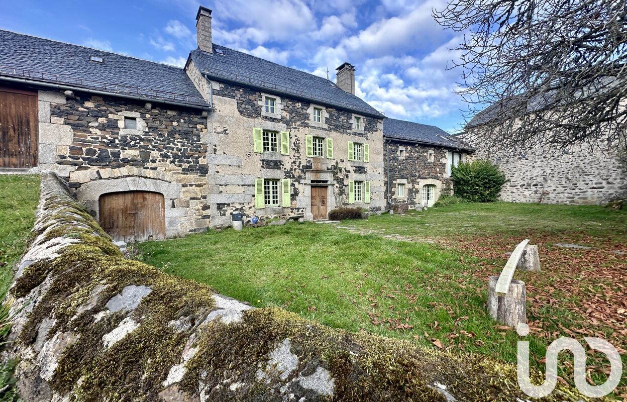 maison 11 pièces 270 m2 à vendre à Val-d'Arcomie (15320)