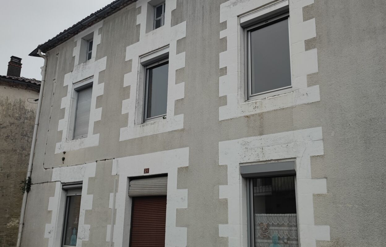 maison 6 pièces 112 m2 à vendre à Villognon (16230)