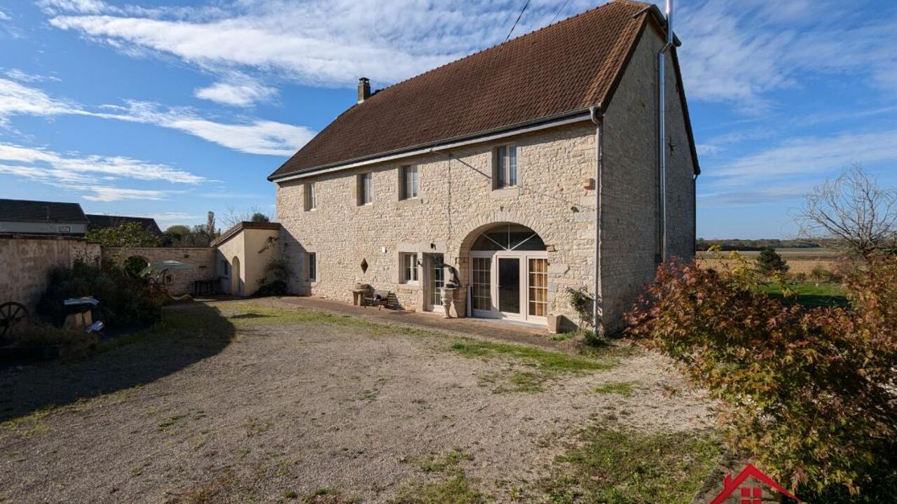 maison 7 pièces 240 m2 à vendre à Broye-Aubigney-Montseugny (70140)