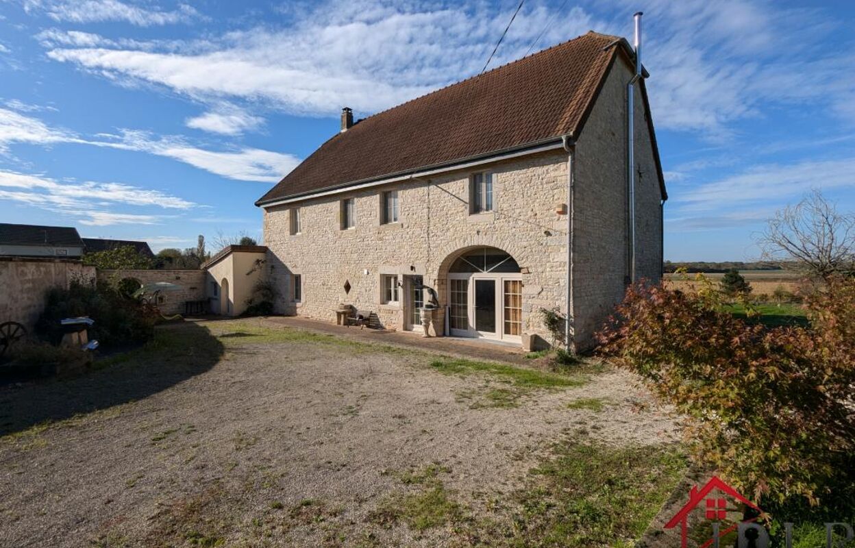 maison 7 pièces 240 m2 à vendre à Broye-Aubigney-Montseugny (70140)