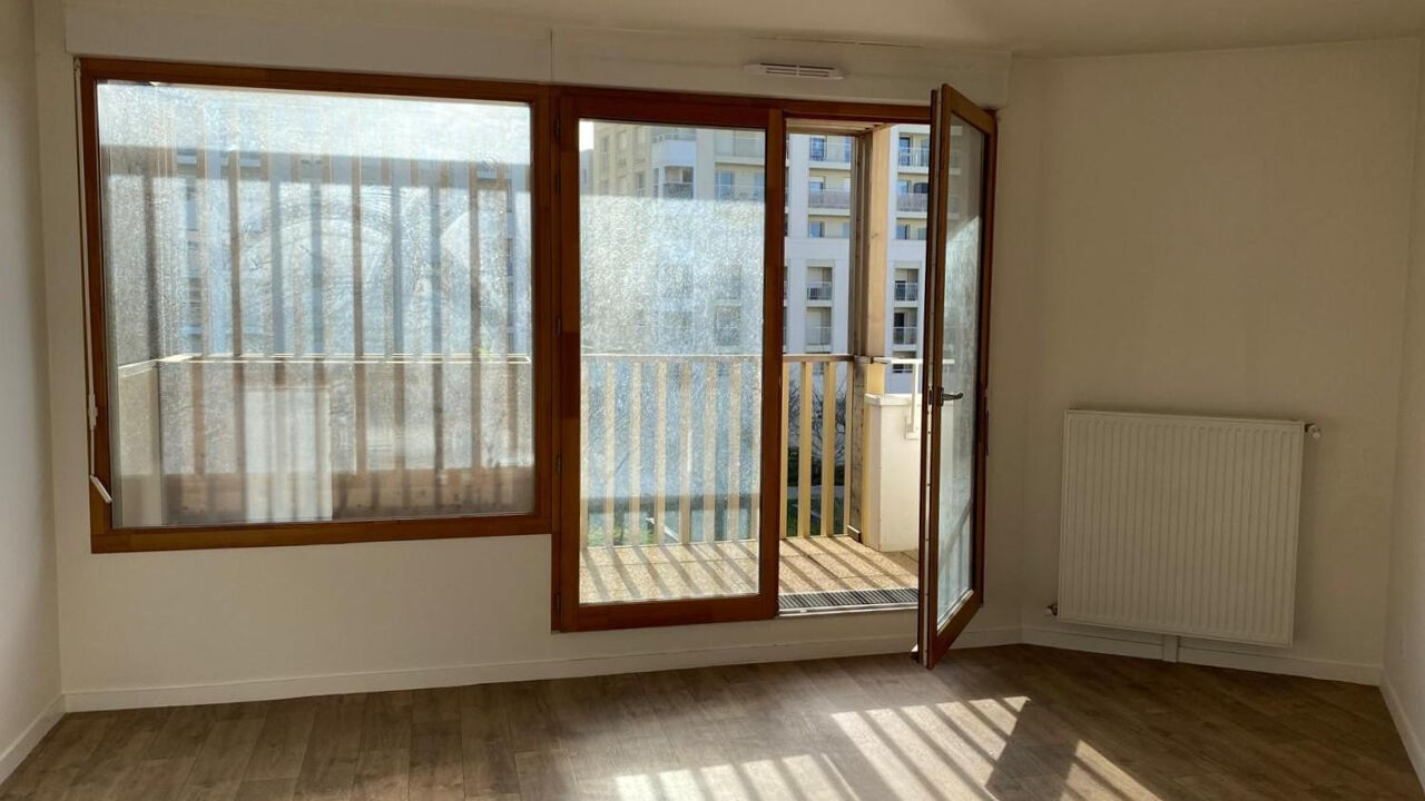 appartement 2 pièces 45 m2 à vendre à Noisy-le-Grand (93160)