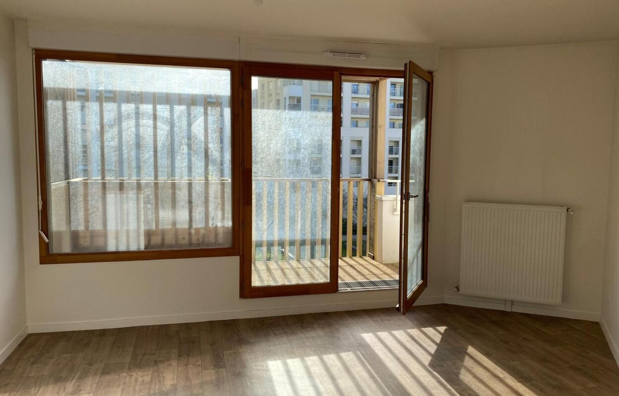 appartement 2 pièces 45 m2 à vendre à Noisy-le-Grand (93160)