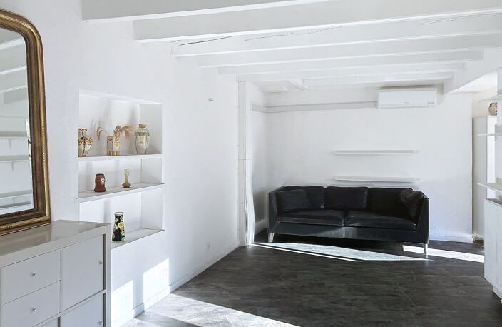 BERNIS Mdv avec cour et dépendances — photo 4