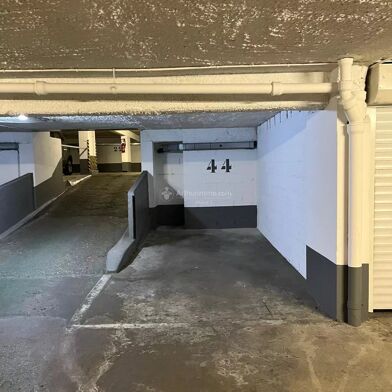 Parking 12 m²