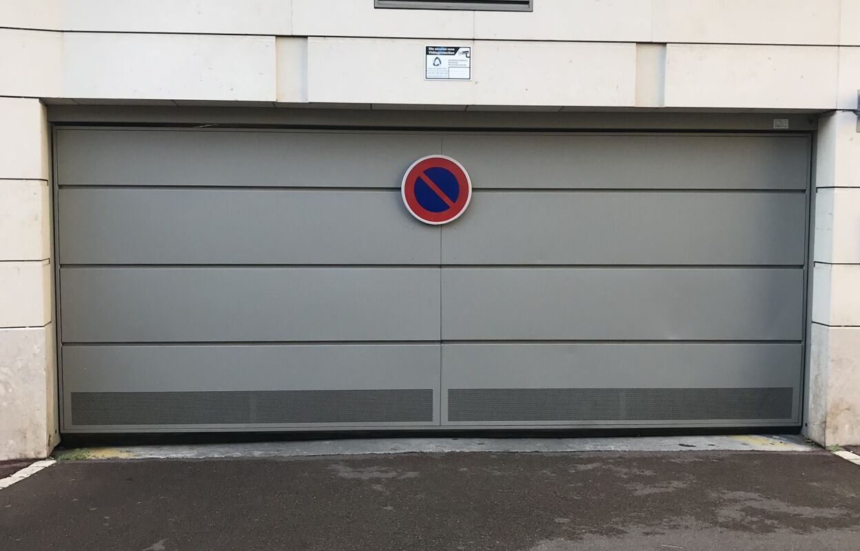 garage  pièces 13 m2 à louer à Marseille 5 (13005)