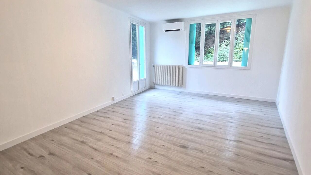 appartement 3 pièces 110 m2 à louer à Saint-André-de-la-Roche (06730)