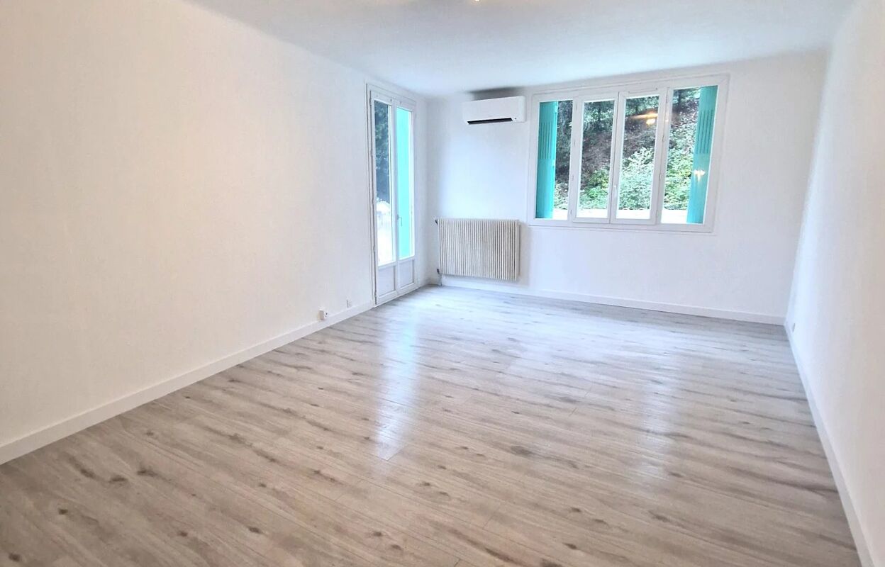 appartement 3 pièces 110 m2 à louer à Saint-André-de-la-Roche (06730)