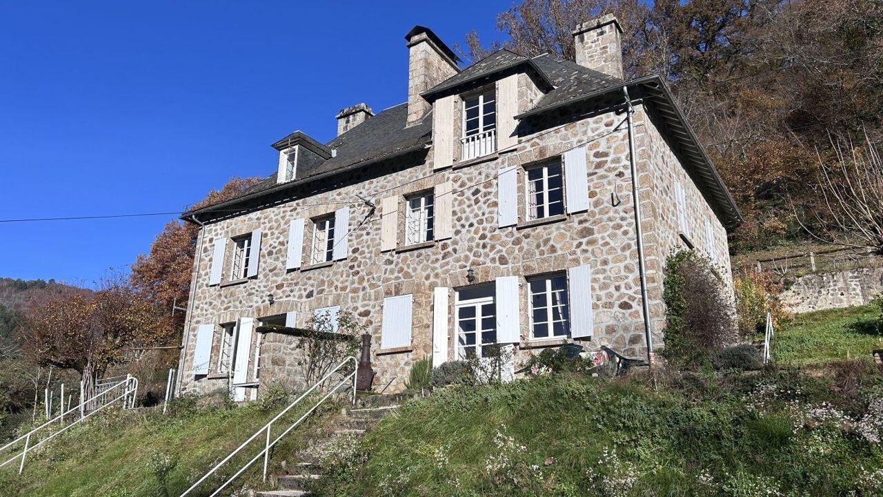 maison 10 pièces 290 m2 à vendre à Servières-le-Château (19220)