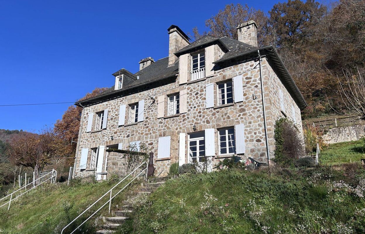 maison 10 pièces 290 m2 à vendre à Servières-le-Château (19220)