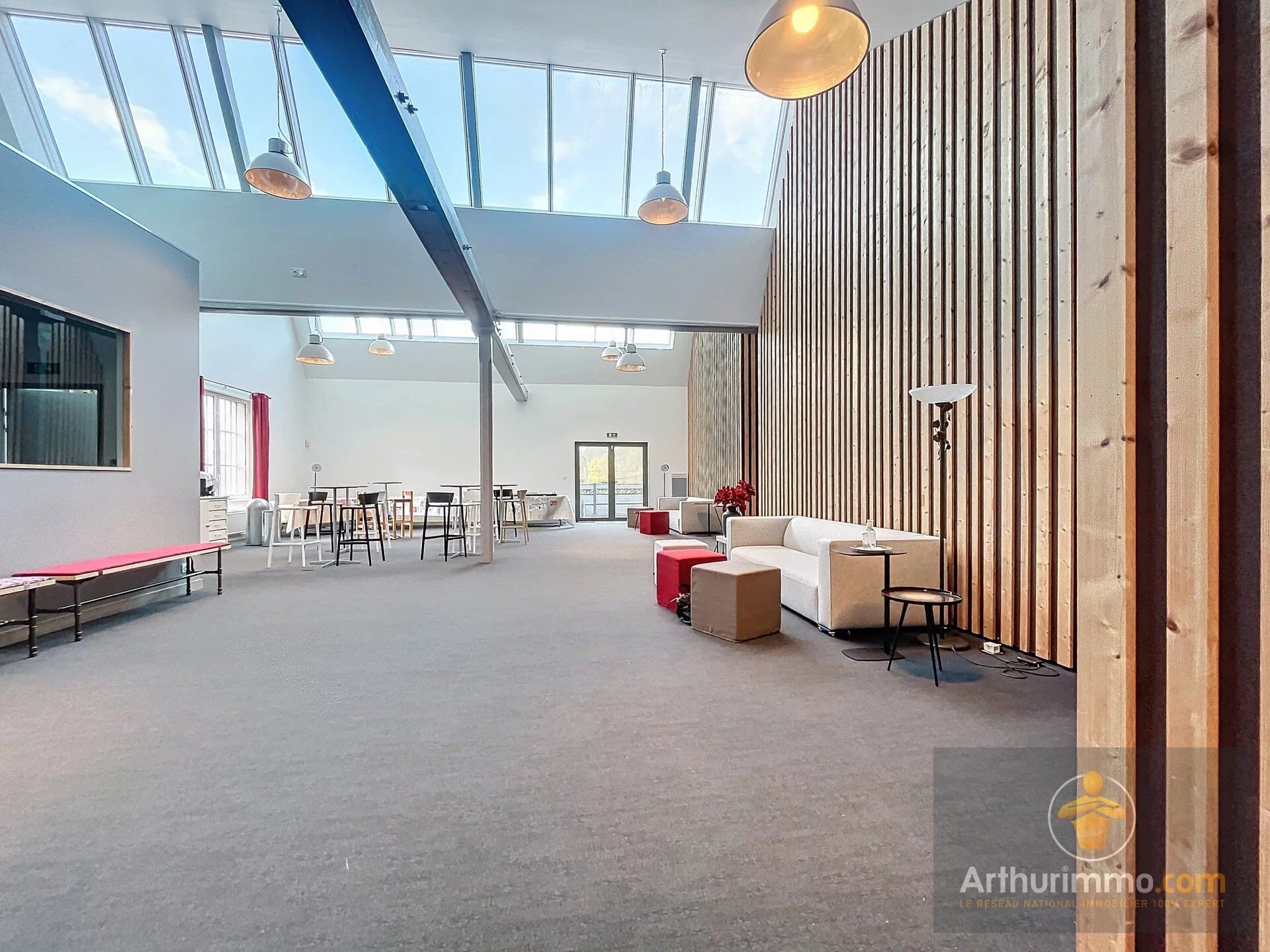 4 pièces 420 m² · à Succieu · 420 m² · 860 000 €