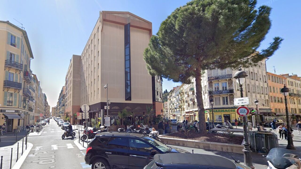 commerce 2 pièces 136 m2 à vendre à Nice (06300)