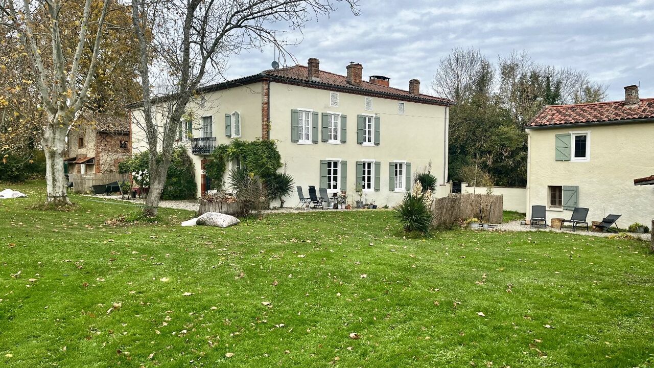 maison 20 pièces 570 m2 à vendre à Carla-Bayle (09130)