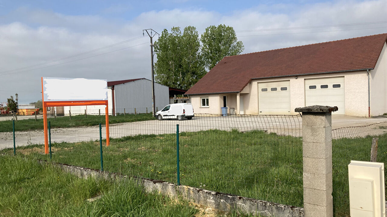 commerce  pièces 75 m2 à vendre à Lons-le-Saunier (39000)