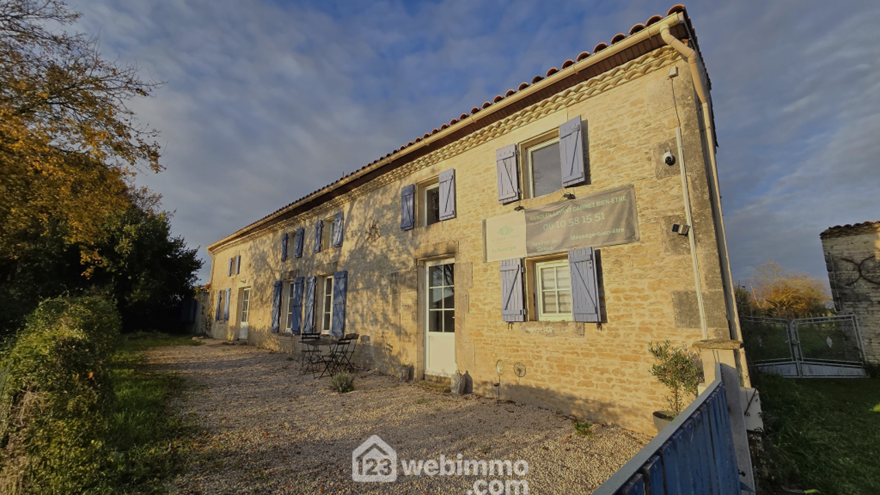 maison 8 pièces 244 m2 à vendre à La Brousse (17160)