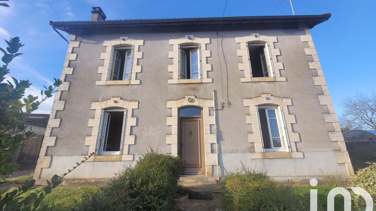 maison 4 pièces 115 m2 à vendre à Champagne-Mouton (16350)