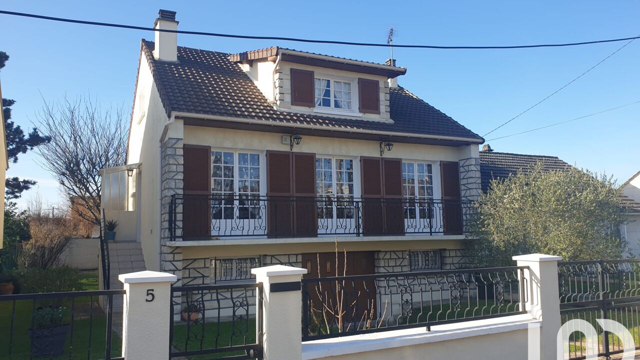 maison 6 pièces 130 m2 à vendre à Roissy-en-Brie (77680)