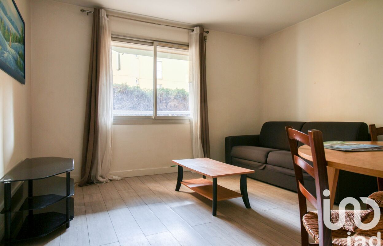 appartement 2 pièces 39 m2 à vendre à Courbevoie (92400)