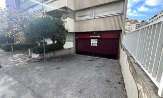 Garage   m² à louer à Marseille 10 (13010)
