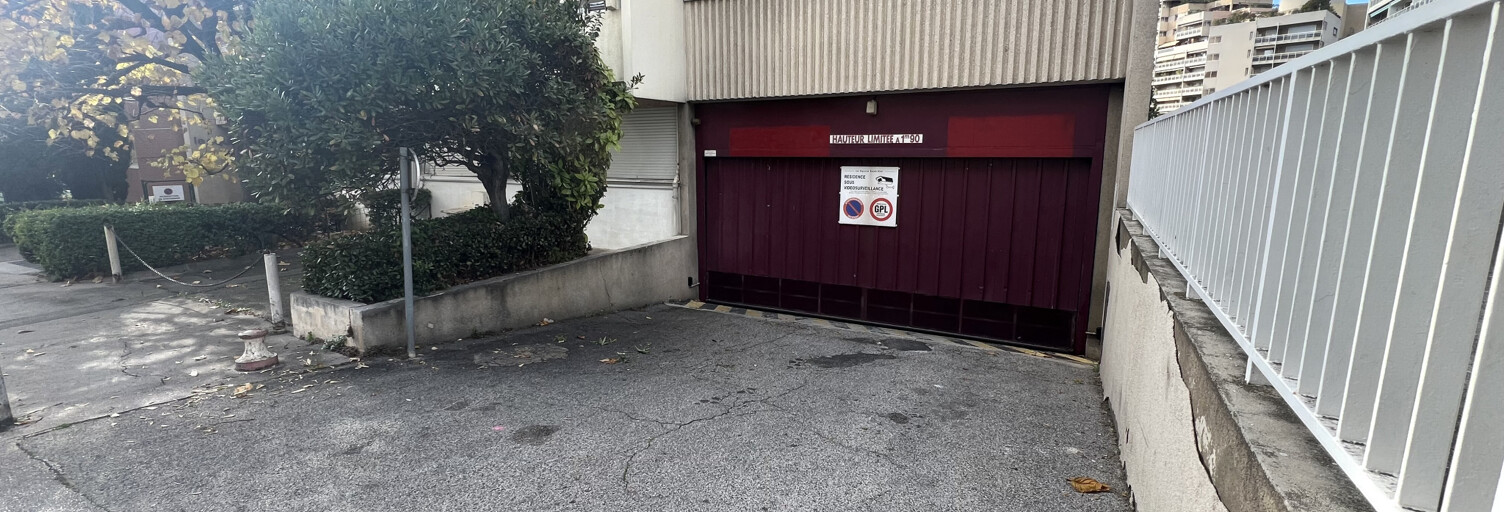 Garage   m² à louer à Marseille 10 (13010)