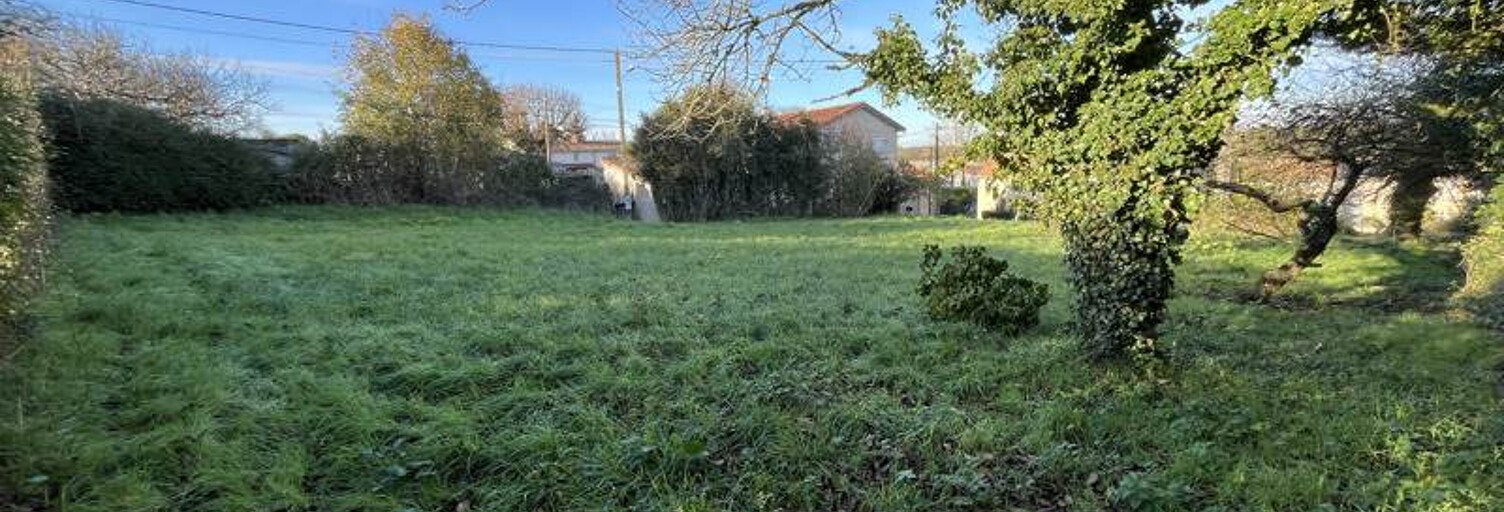 Terrain  815 m² à vendre à Roullet-Saint-Estèphe (16440)