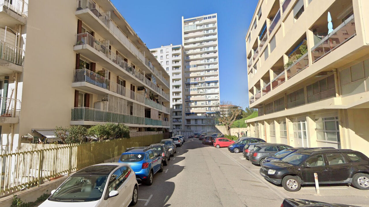 garage  pièces 15 m2 à louer à Marseille 7 (13007)