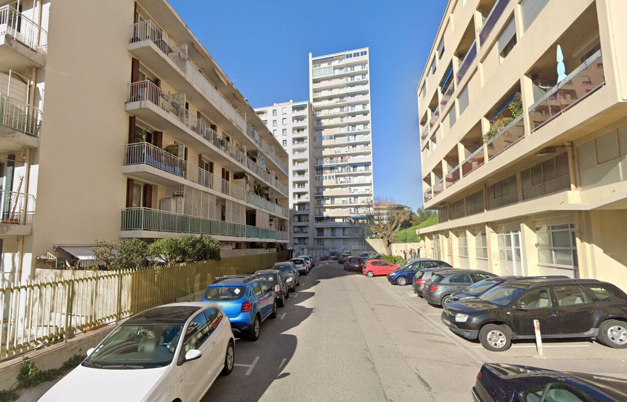 garage  pièces 15 m2 à louer à Marseille 7 (13007)