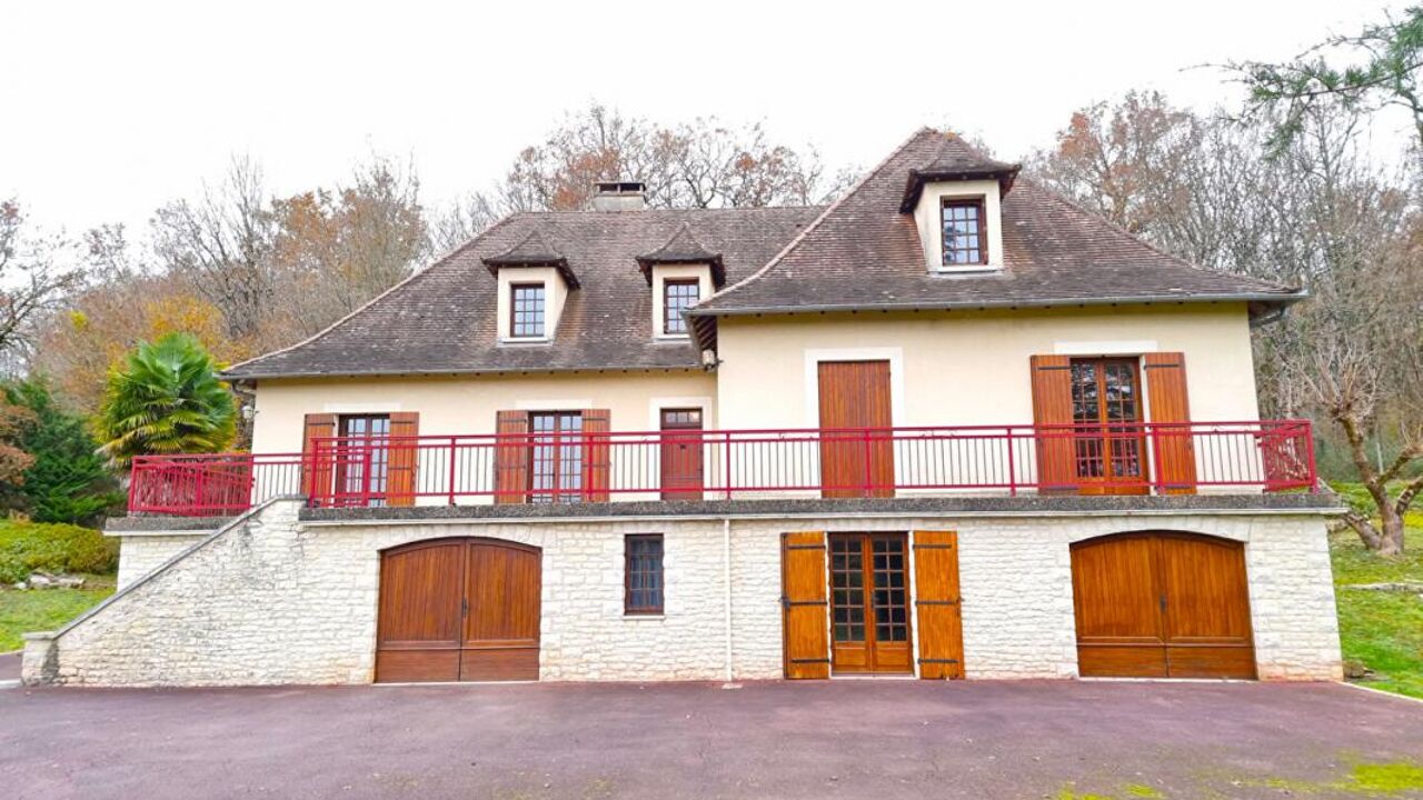 maison 9 pièces 270 m2 à vendre à Saint-Martial-d'Albarède (24160)