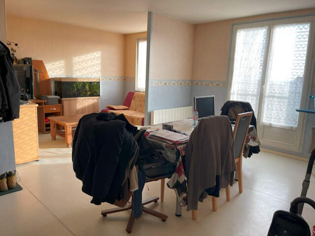 Appartement dernier étage avec 2 chambres à acheter à Beauva — photo du bien