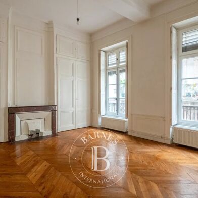 Appartement 3 pièces 156 m²