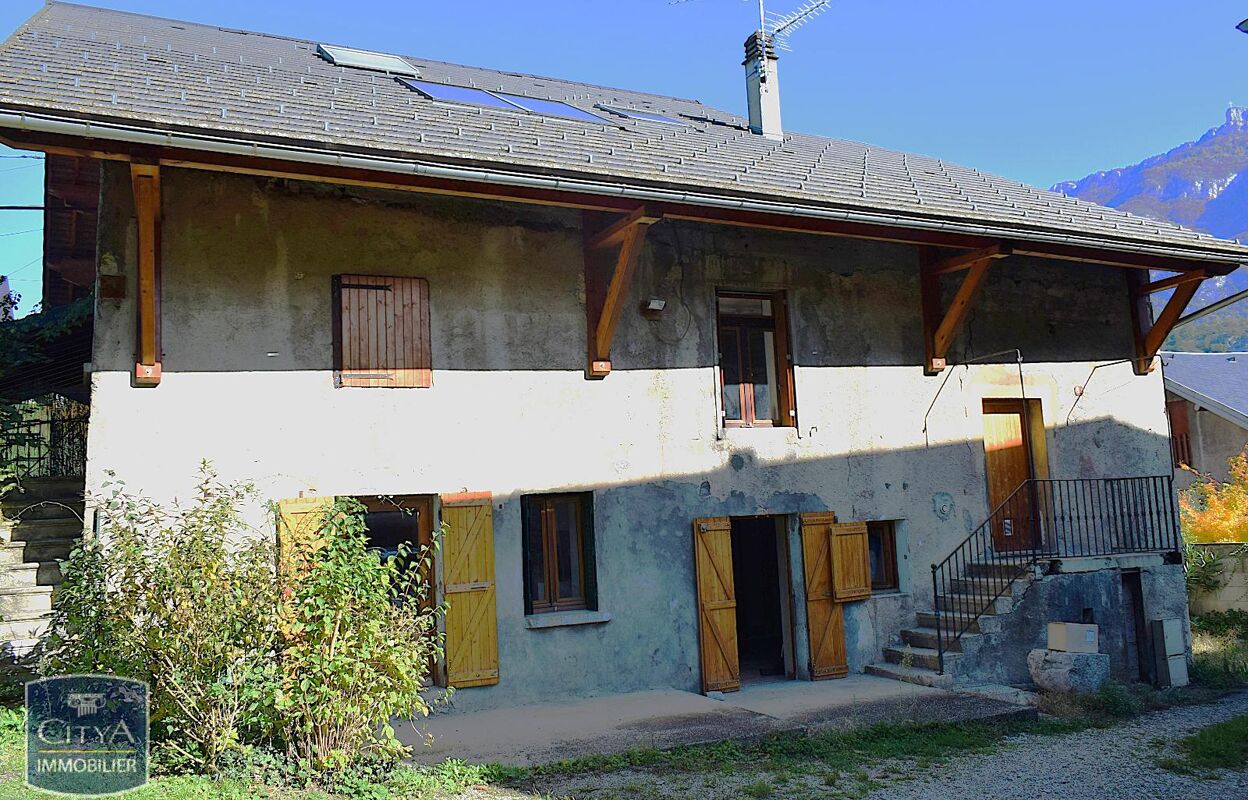 maison 9 pièces 242 m2 à vendre à Chambéry (73000)