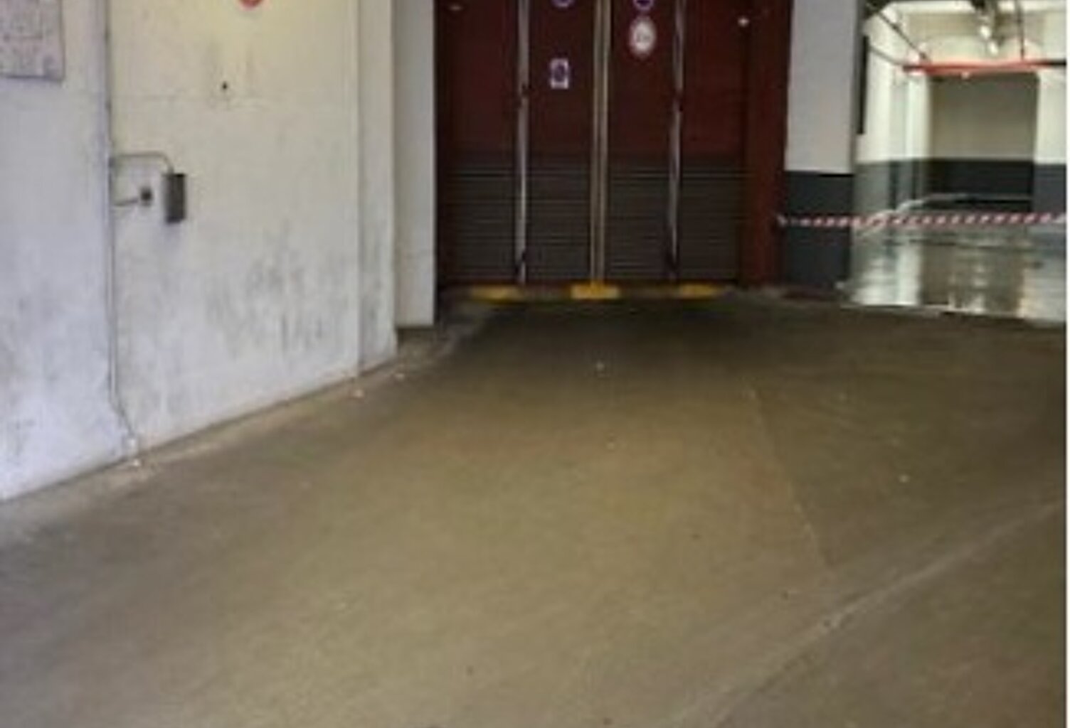 Vente garage   Paris 16 (75016) — photo 1