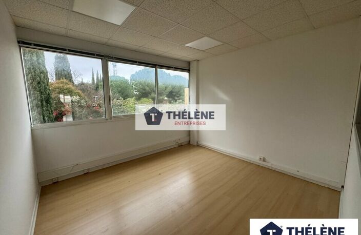BUREAUX à LOUER — photo 2