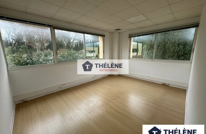 BUREAUX à LOUER — photo 3