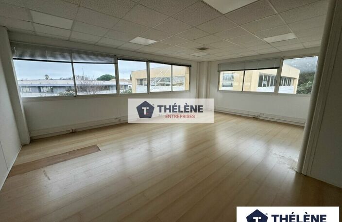 BUREAUX à LOUER — photo 4