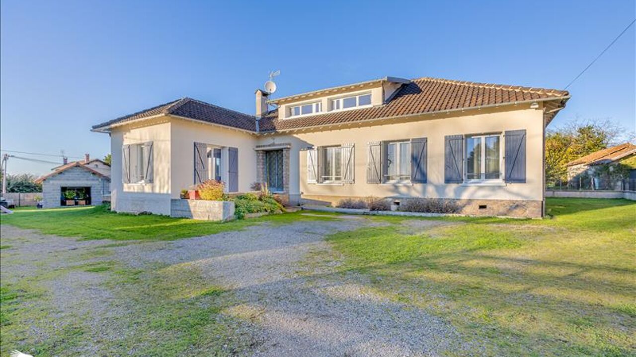 maison 6 pièces 167 m2 à vendre à Rochechouart (87600)