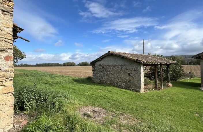 Maison en pierre de 4 pièces principales — photo 2