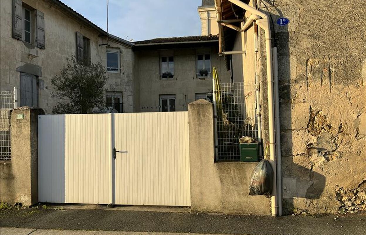 maison 4 pièces 272 m2 à vendre à Montendre (17130)