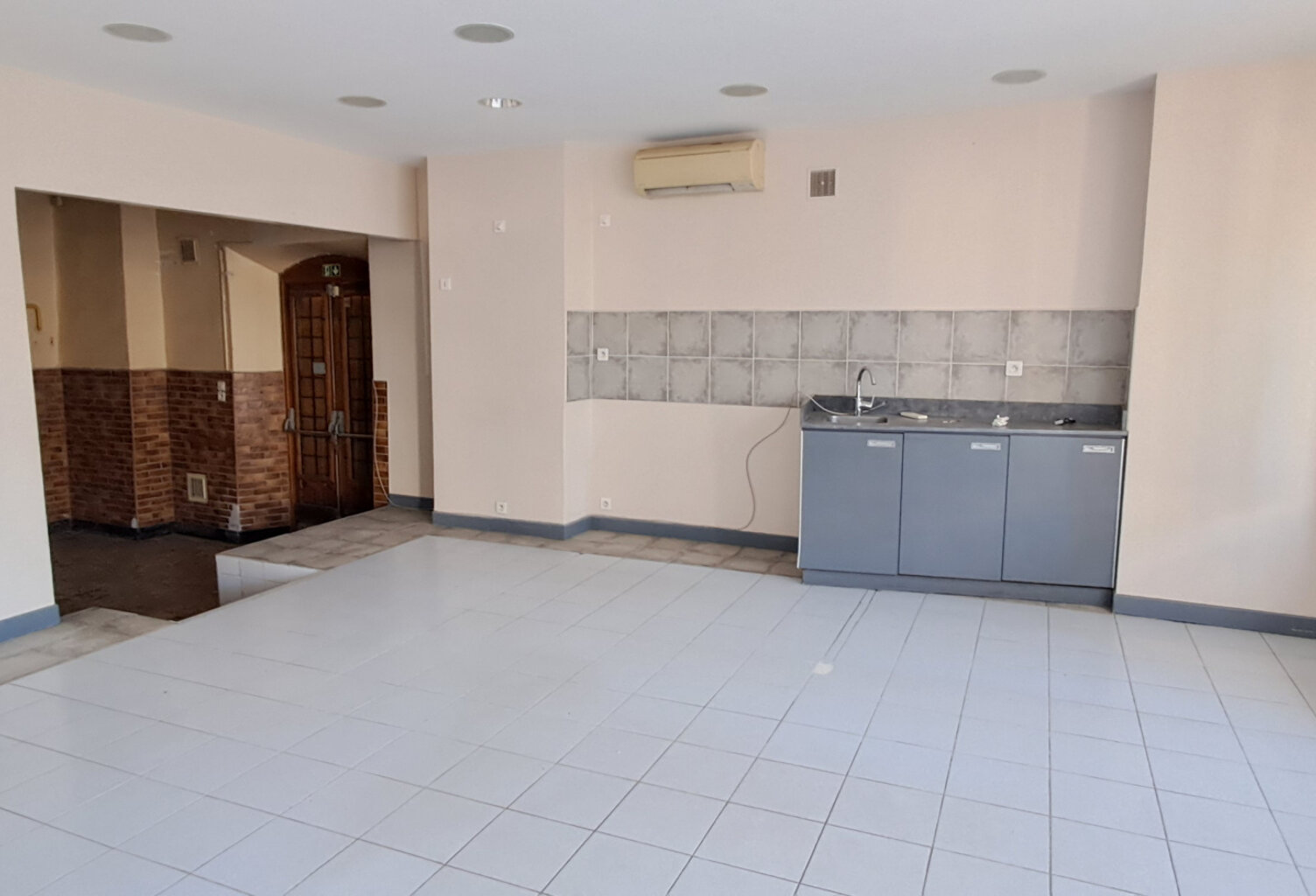 À VENDRE - IMMEUBLE DE RAPPORT - ST HIPPOLYTE DU FORT — photo 1