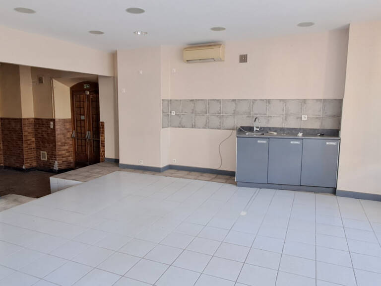 À VENDRE - IMMEUBLE DE RAPPORT - ST HIPPOLYTE DU FORT — photo 1
