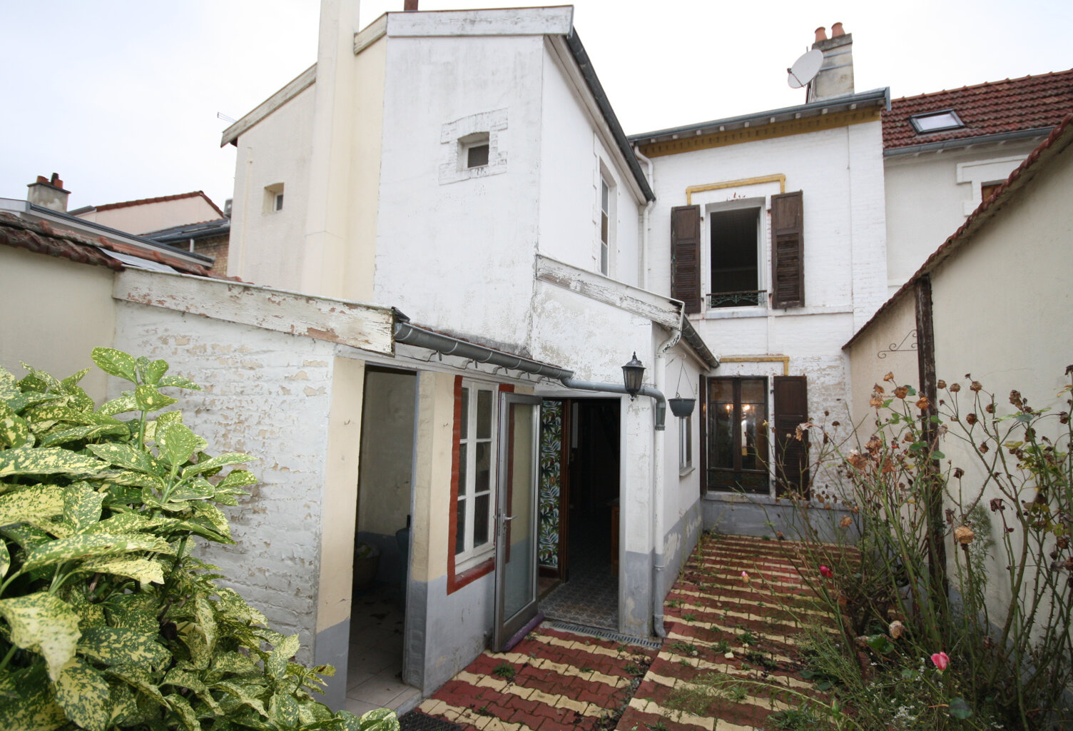 Reims, secteur de l'avenue de LAON, maison à rénover — photo 1