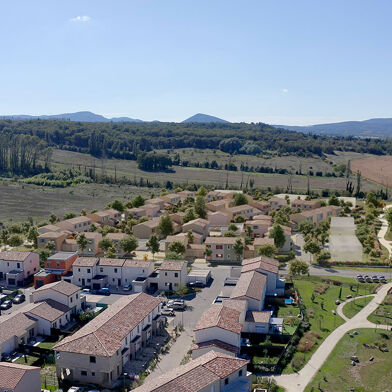 Local industriel  83000 €