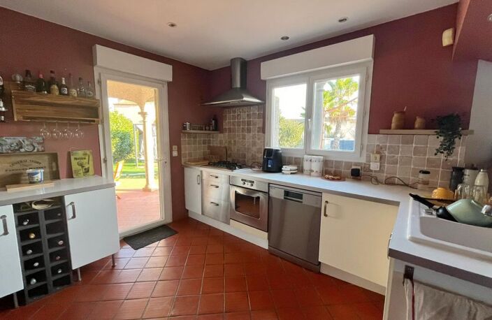 Villa T5 avec piscine proche de la plage — photo 4