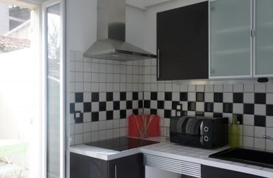 location appartement 545 € CC /mois à proximité de Carqueiranne (83320)