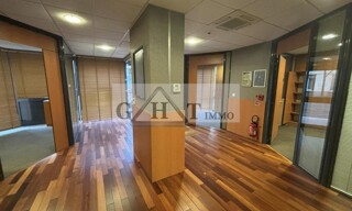 Commerce  284 m² à louer à Saint-Maur-des-Fossés (94100)