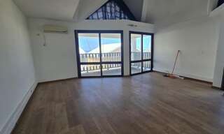 Bureau  340 m² à louer à Saint-Pierre (97410)