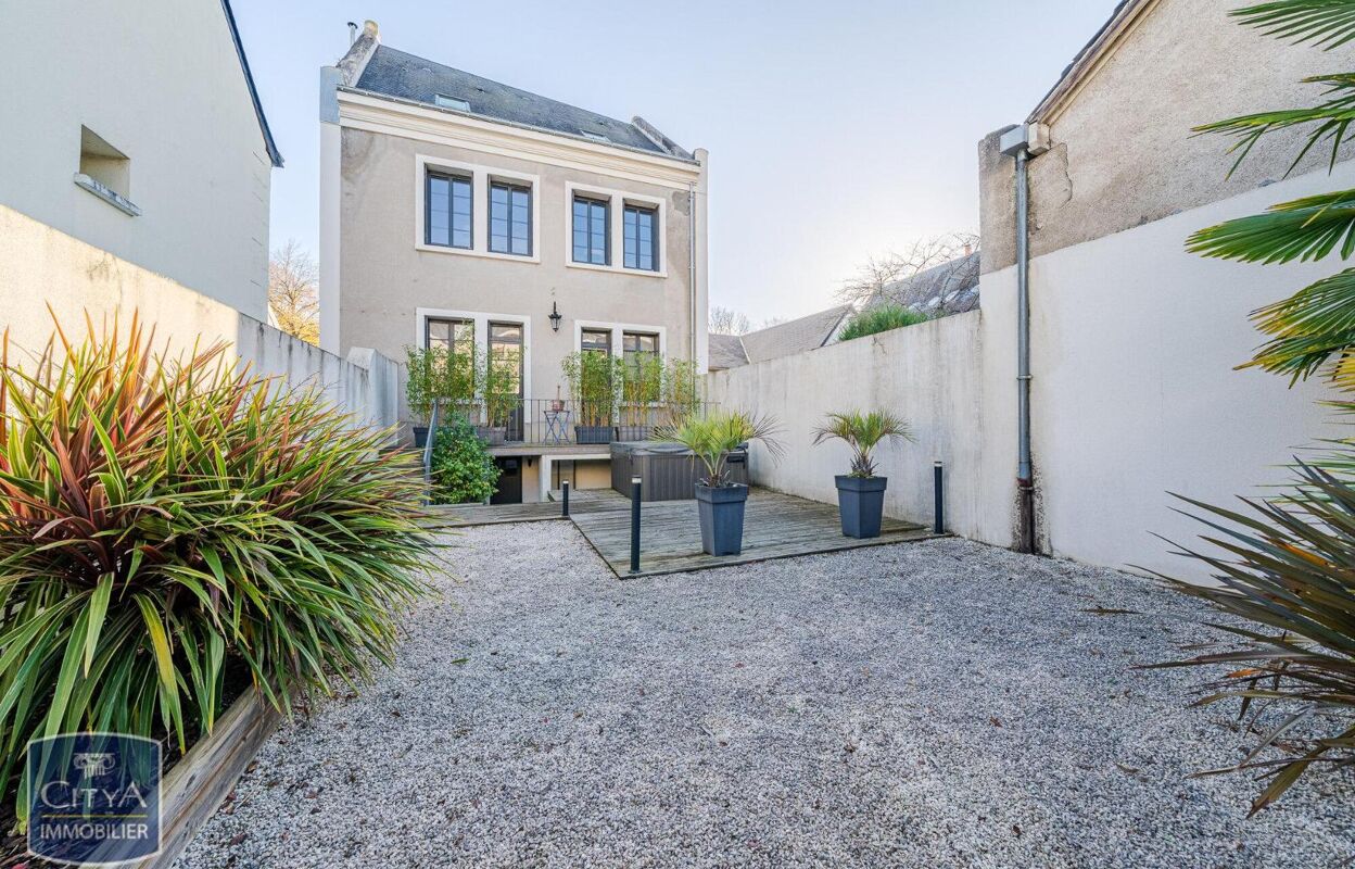 maison 5 pièces 215 m2 à vendre à Saint-Cyr-sur-Loire (37540)