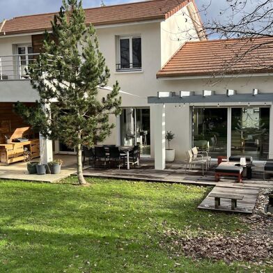 Maison 7 pièces 180 m²