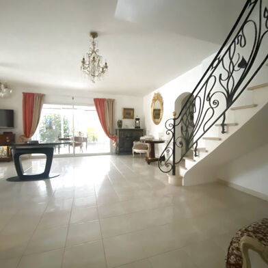 Maison 7 pièces 824000 €