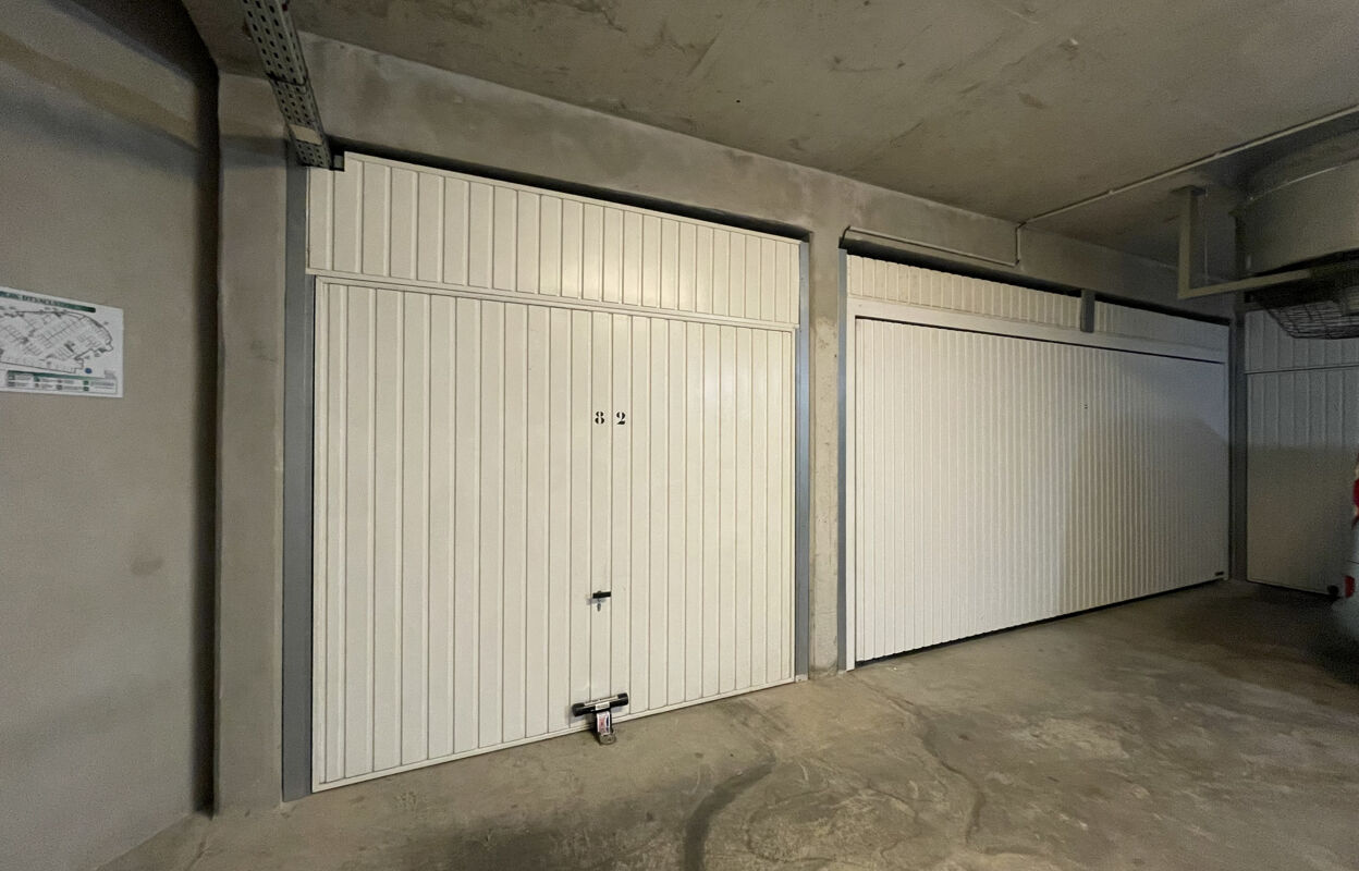 garage  pièces  m2 à louer à La Ciotat (13600)