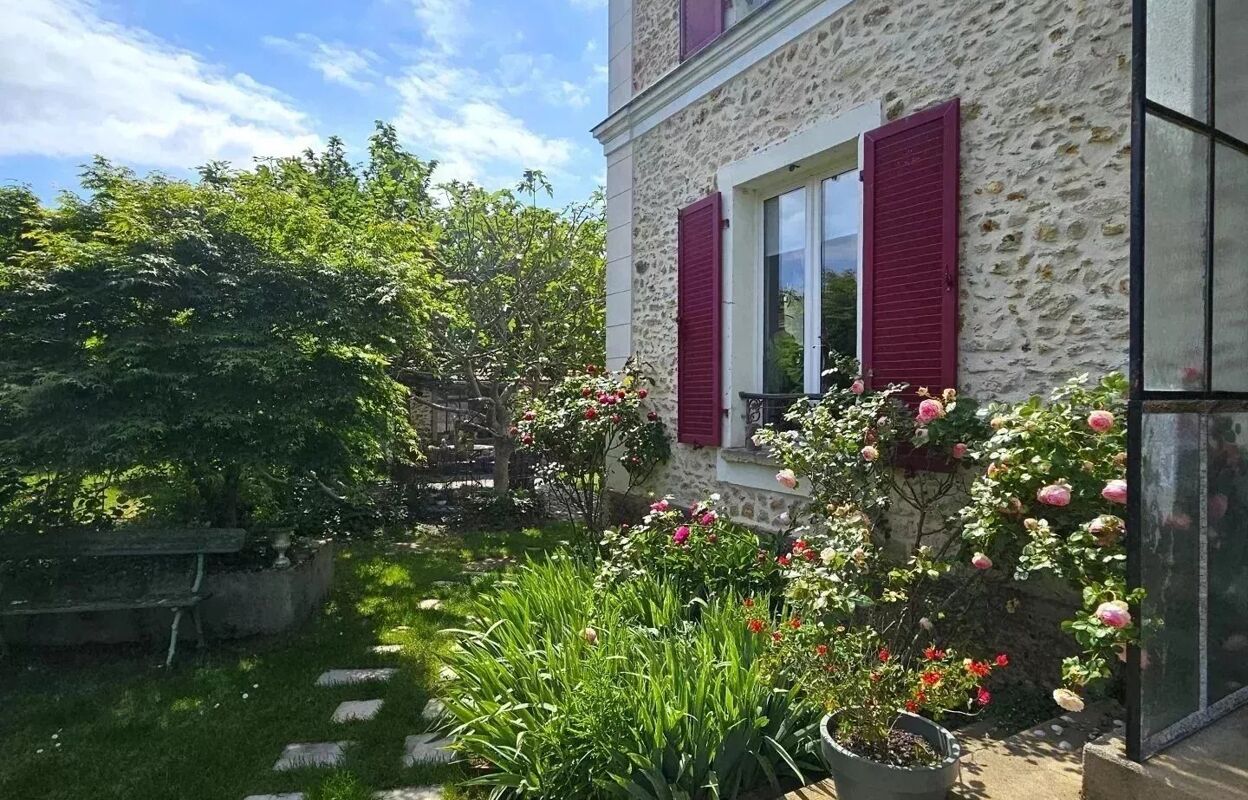 maison 7 pièces 140 m2 à vendre à Mandres-les-Roses (94520)